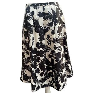 Eunice Sz 40 black & white fully lined flare print skirt with side zip